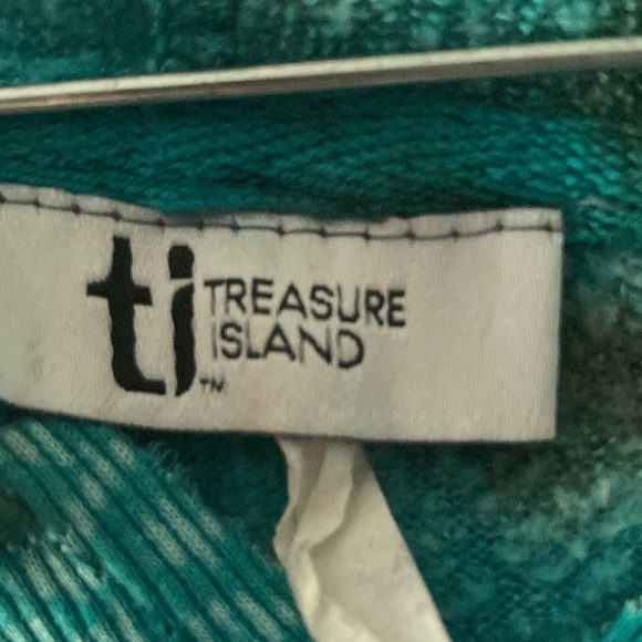 Treasure Island Las Vegas Hooded Sweatshirt - Picture 6 of 7